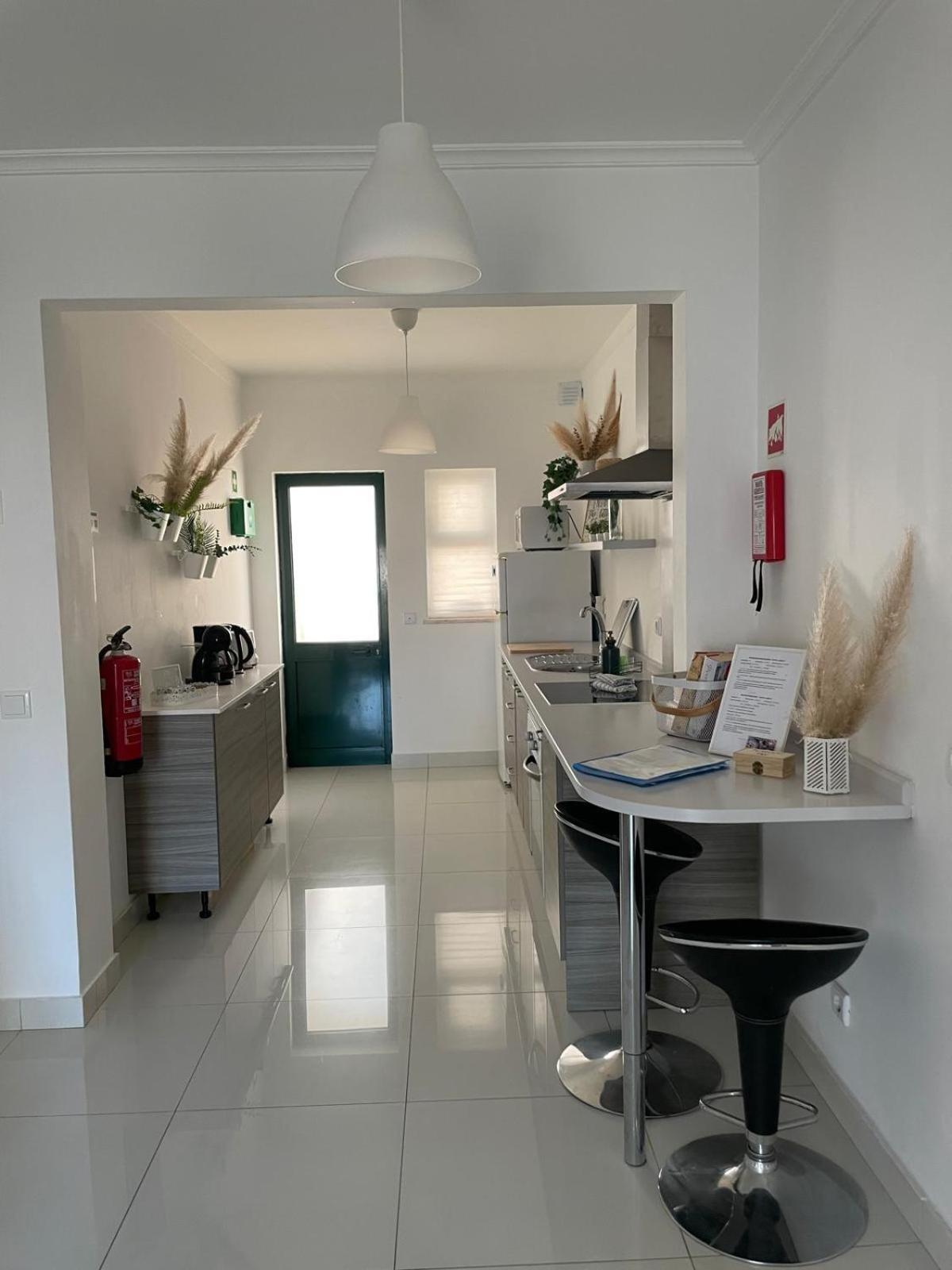 Apartamento Encantador A 100M Da Praia Carvoeiro  Bagian luar foto